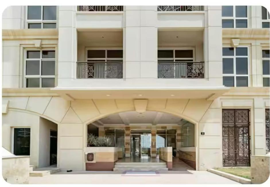 Cuzzy Comfy Room, Private Detached Bathroom With Balcony Dubai