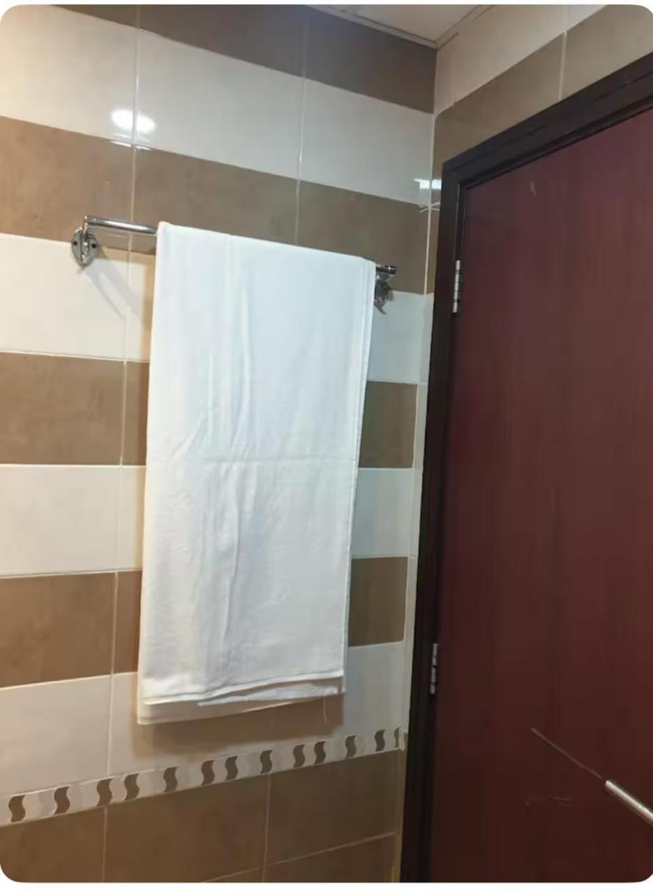Cuzzy Comfy Room, Private Detached Bathroom With Balcony *