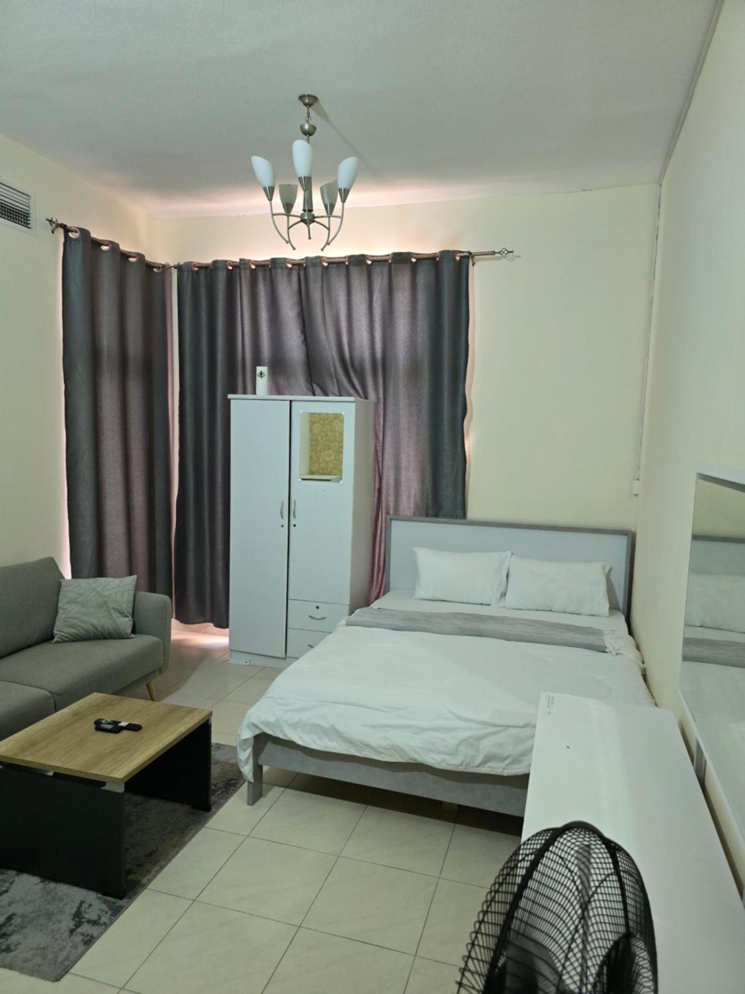 Cuzzy Comfy Room, Private Detached Bathroom With Balcony Apartment Dubai